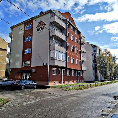 Apartman Espresso Sa Parkingom Sremska Mitrovica Exterior foto